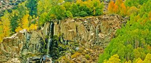 Превью обои пейзаж, осень, водопад, деревья, скалы