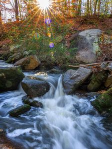 Превью обои пейзаж, река, лес, камни, вода, солнце, природа