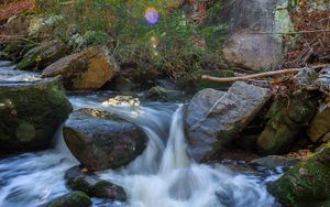 Превью обои пейзаж, река, лес, камни, вода, солнце, природа