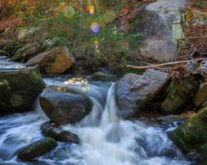 Превью обои пейзаж, река, лес, камни, вода, солнце, природа