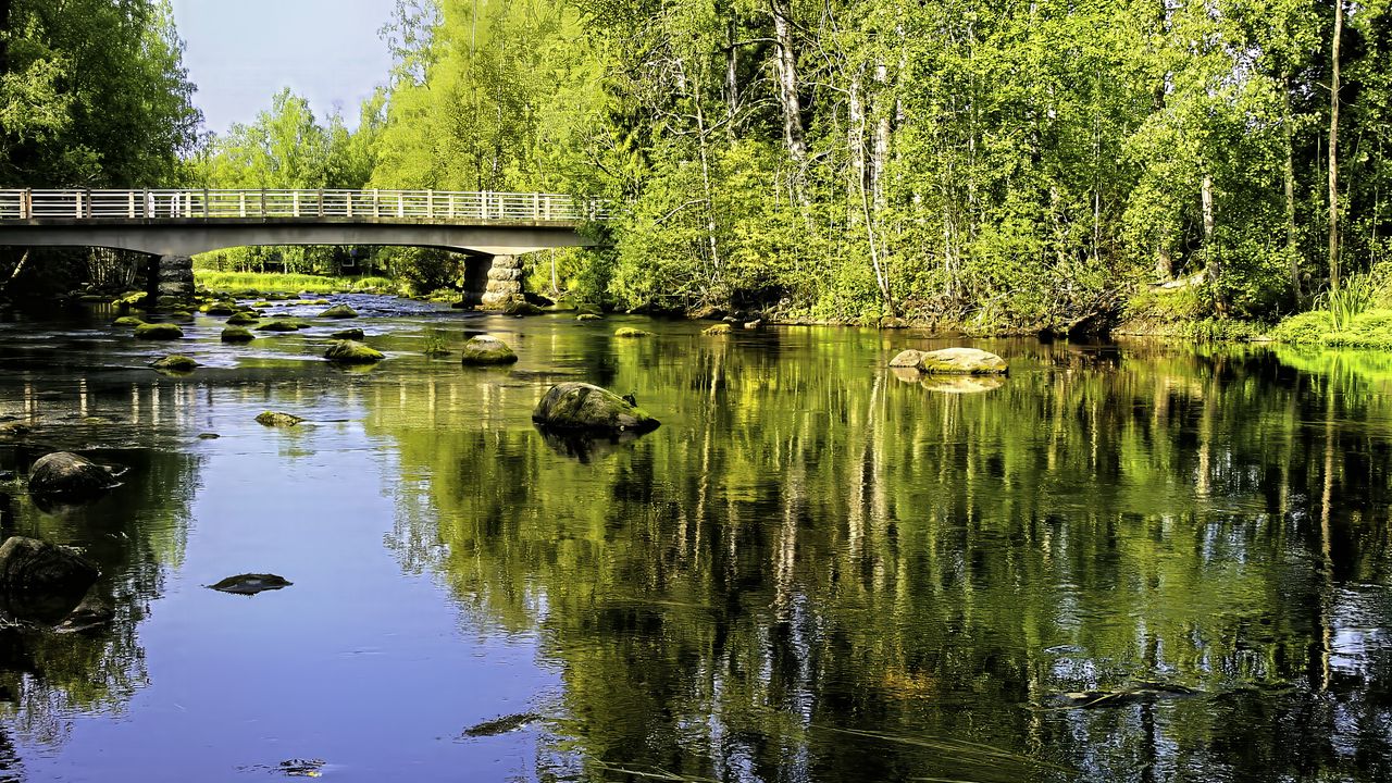 Обои пейзаж, река, мост, камни, деревья, отражение, природа