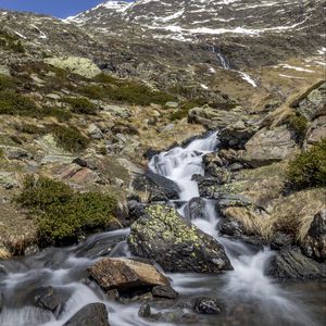 Превью обои пейзаж, ручей, горы, камни, природа