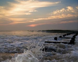 Превью обои пена, волны, море, сумерки