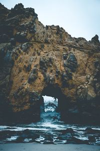 Превью обои пещера, арка, скалы, море, камни
