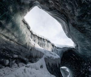 Превью обои пещера, лед, сосульки, снег