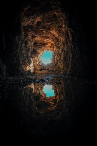 Превью обои пещера, лужа, отражение, скала