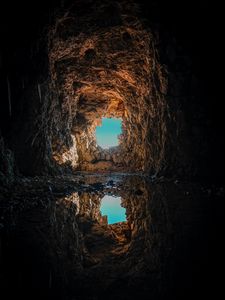 Превью обои пещера, лужа, отражение, скала