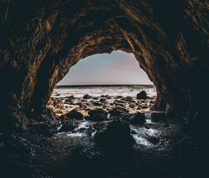 Превью обои пещера, море, камни