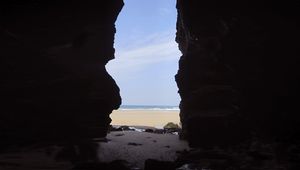 Превью обои пещера, пляж, море, вид, природа