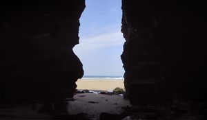 Превью обои пещера, пляж, море, вид, природа