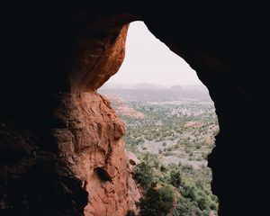 Превью обои пещера, скала, горы, пустыня, пейзаж