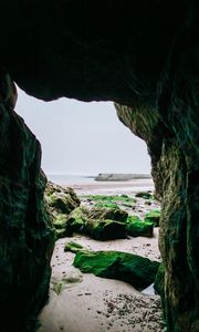 Превью обои пещера, скалы, камни, пляж