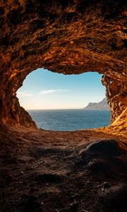 Превью обои пещера, скалы, камни, море, горизонт