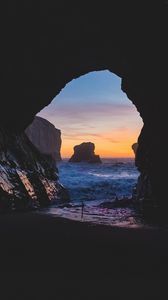Превью обои пещера, скалы, море, закат