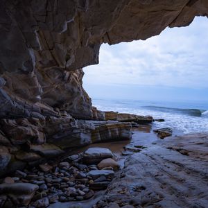 Превью обои пещера, скалы, море, волны, вода