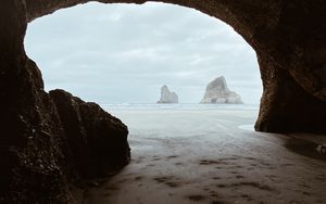 Превью обои пещера, скалы, пляж, море
