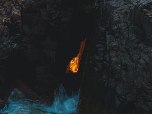 Превью обои пещера, свет, вода, щель