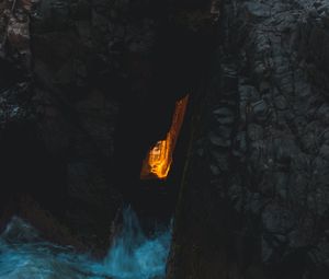 Превью обои пещера, свет, вода, щель