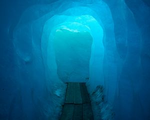 Превью обои пещера, тоннель, лед, свечение, синий