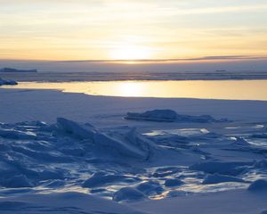 Превью обои песок, снег, море, берег