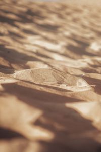 Превью обои песок, волны, поверхность, текстура, коричневый