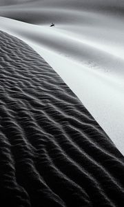 Превью обои песок, волны, рельеф, черно-белый