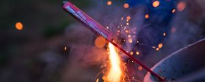 Превью обои петарда, искры, фейерверк