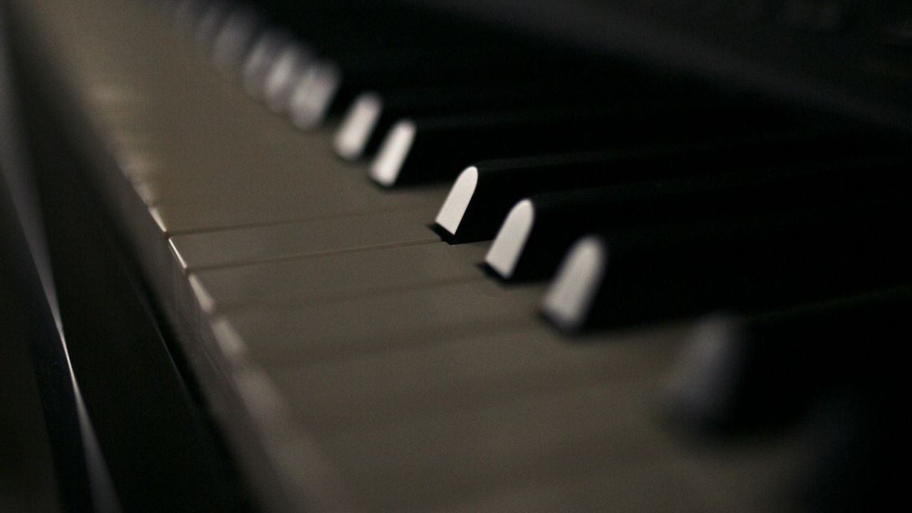 Обои пианино, клавиши, чб, музыка, музыкальный инструмент, макро