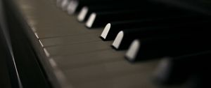 Превью обои пианино, клавиши, чб, музыка, музыкальный инструмент, макро