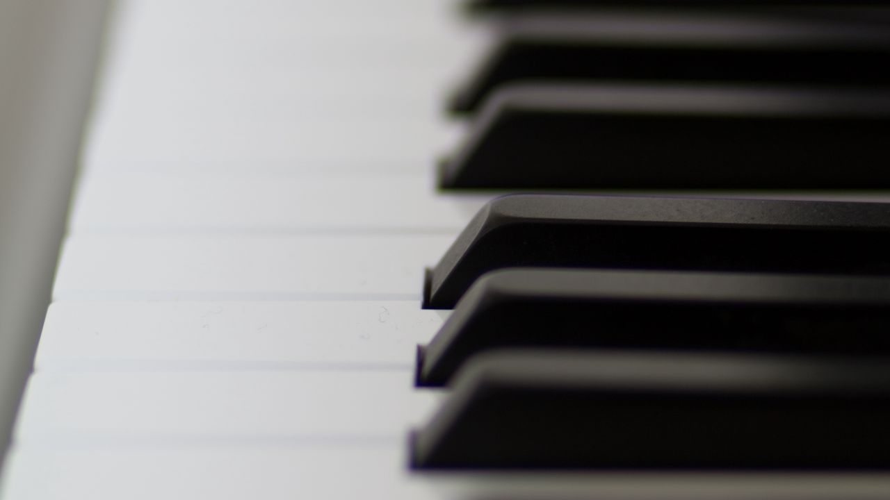 Обои пианино, клавиши, черно-белый, блюр