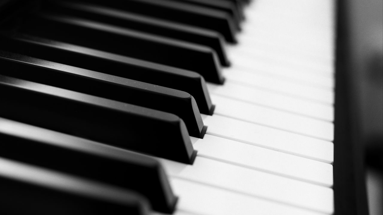 Обои пианино, клавиши, черно-белый, музыка, блюр