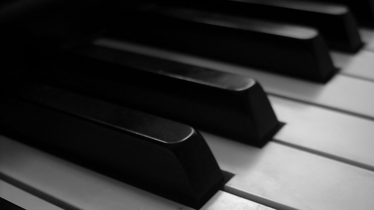 Обои пианино, клавиши, музыкальный инструмент, макро, чб