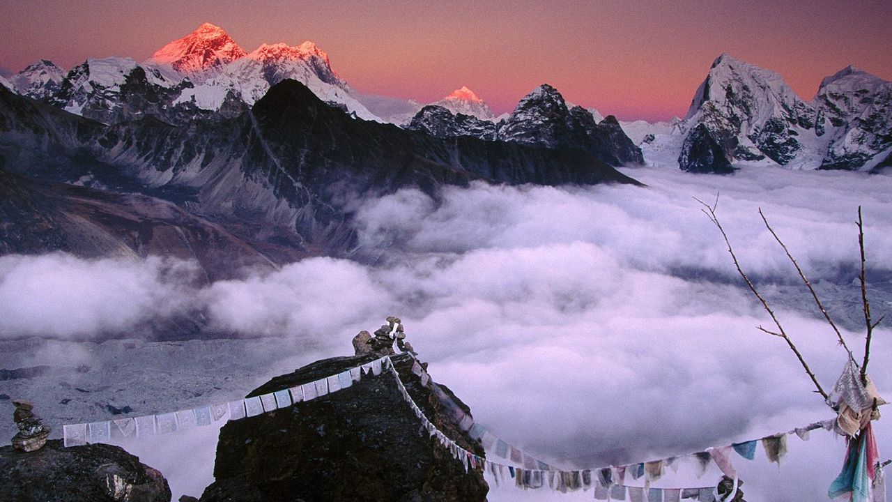Обои пик, вершина, горы, веревки, ткань, непал, эверест