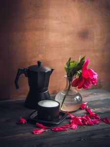 Превью обои пион, цветок, лепестки, кофе, кружка, чайник, напиток