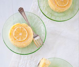 Превью обои пирожное, лимон, десерт, тарелка