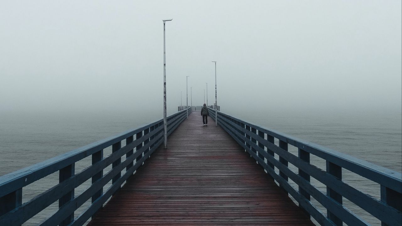 Обои пирс, человек, одиночество, туман, море