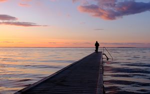 Превью обои пирс, море, силуэт, одиночество, горизонт, даль