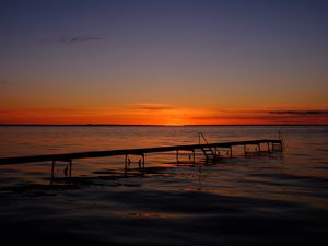 Превью обои пирс, море, закат, горизонт, сумерки