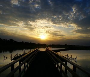 Превью обои пирс, вода, закат, вечер