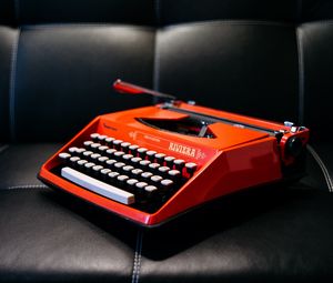 Превью обои пишущая машинка, ретро, диван