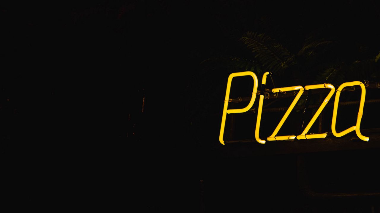 Обои пицца, надпись, слова, неон