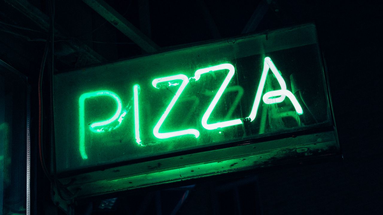 Обои пицца, слово, неон, вывеска, свет, зеленый