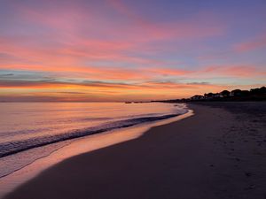 Превью обои пляж, берег, море, закат, природа, пейзаж