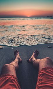 Превью обои пляж, берег, ноги, отдых