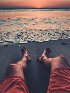 Превью обои пляж, берег, ноги, отдых