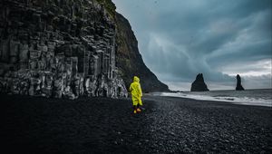 Превью обои пляж, человек, море, скалы, побережье