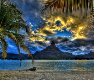 Превью обои пляж, море, гора, вершина, облака, пальмы, песок, ветви