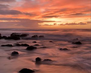 Превью обои пляж, море, камни, рассвет, природа