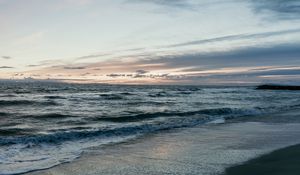 Превью обои пляж, море, волны, горизонт, сумерки