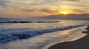 Превью обои пляж, море, волны, закат, пейзаж